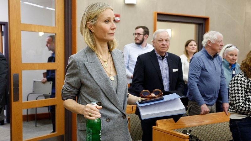 Найдивніший процес: як Гвінет Пелтроу повеселила соцмережі своєю поведінкою в суді