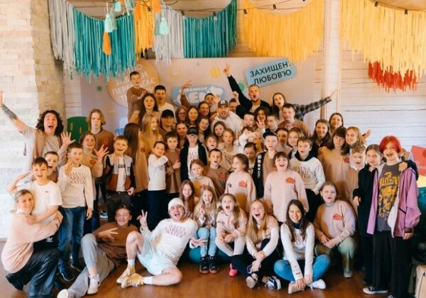 13-летняя девочка, которая осталась сиротой после обстрела Одесской области, проходит реабилитацию 13-летняя девочка, которая осталась сиротой после обстрела Одесской области, проходит реабилитацию