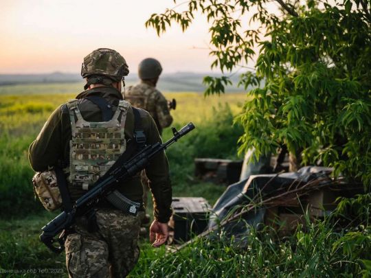 «Хочеться, щоб кожен тато, який на передовій, повернувся додому»: Зеленський зворушливим відео привітав українців з Днем батька