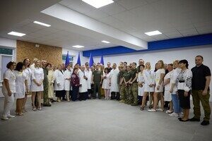 Осмотрел разрушенный собор и посетил реабилитационные отделения: в Одессу приехал Владимир Зеленский