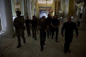 Осмотрел разрушенный собор и посетил реабилитационные отделения: в Одессу приехал Владимир Зеленский
