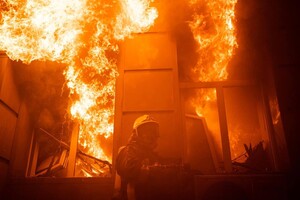 Подробности атаки по админзданию в Одессе: под завалами нашли погибшего мужчину (обновлено)