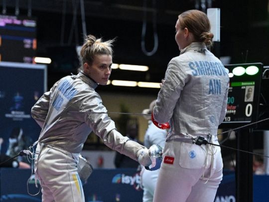 Олімпійську чемпіонку Харлан зі скандалом вигнали з чемпіонату світу за відмову потиснути руку росіянці (фото, відео)
