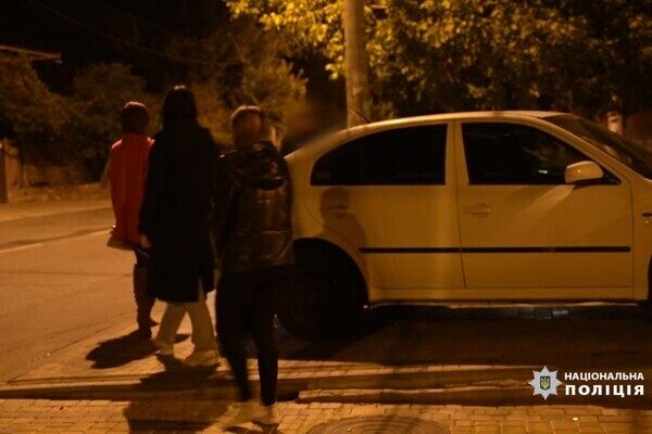 В массажном салоне Одессы задержали проституток