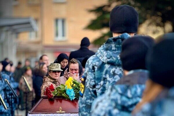 В Одессе простились с военным, который погиб на Запорожском направлении В Одессе простились с военным, который погиб на Запорожском направлении