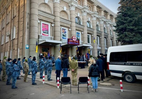 В Одессе простились с военным, который погиб на Запорожском направлении В Одессе простились с военным, который погиб на Запорожском направлении