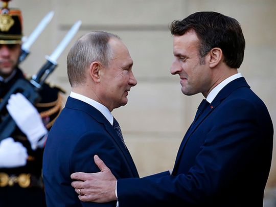 Макрон простягає руку путіну: що&nbsp;повідомляють французькі оглядачі