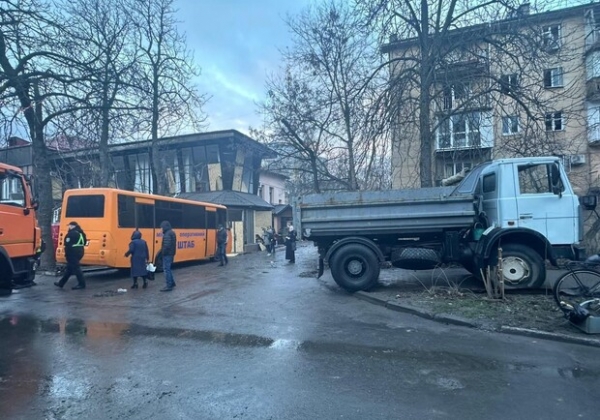 Атака "шахедами" по Одессе повредила 15 домов: где развернули оперативные штабы для помощи (обновлено)