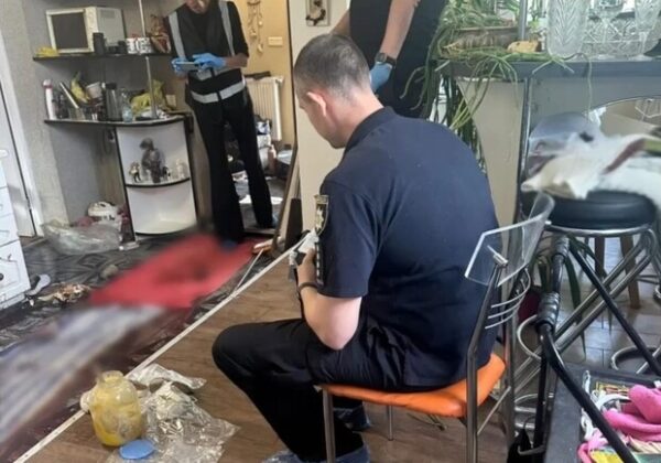 Полицейские через час установили и задержали подозреваемую в убийстве 74-летней жительницы Одесского района