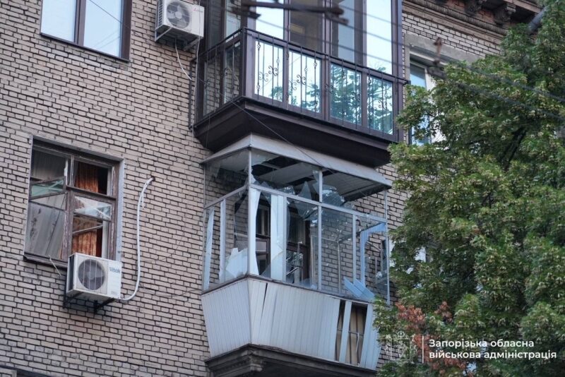 Окупанти атакували Запоріжжя &laquo;шахедами&raquo;: в&nbsp;місті є&nbsp;постраждалі (фото)