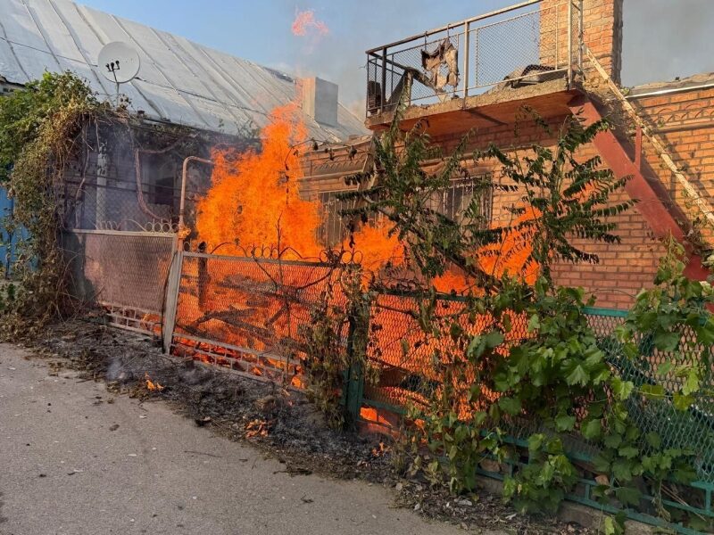 Окупанти атакували Запоріжжя &laquo;шахедами&raquo;: в&nbsp;місті є&nbsp;постраждалі (фото)