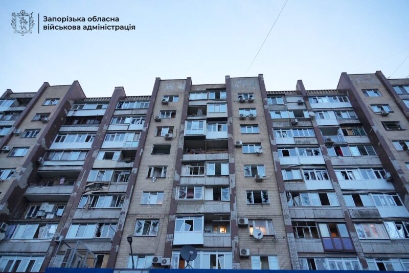Окупанти атакували Запоріжжя &laquo;шахедами&raquo;: в&nbsp;місті є&nbsp;постраждалі (фото)