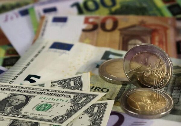 Курс валют в Украине 15 июля 2025: сколько стоит доллар и евро