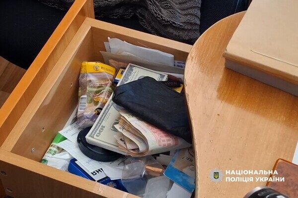Оформление пенсии за 400 евро: в Одесской области чиновница горсовета поймалась на взятке