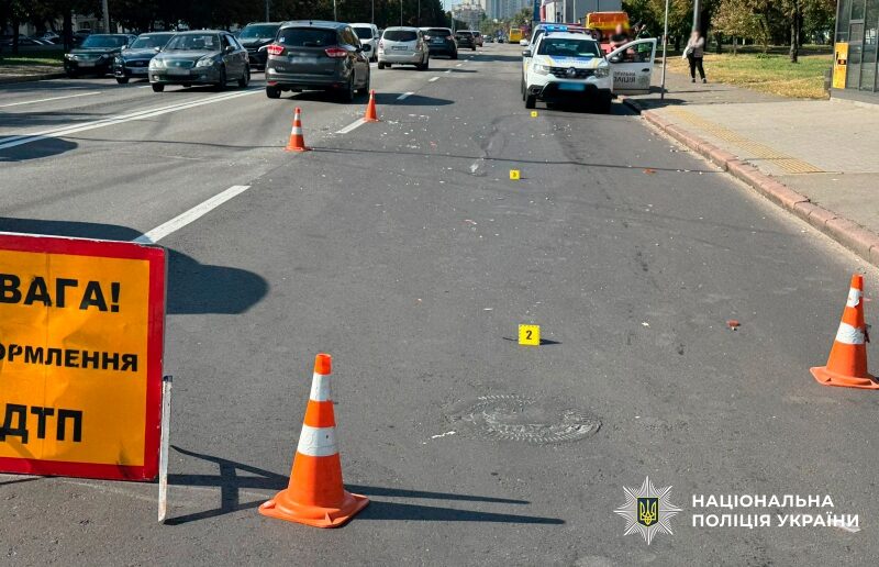 Збила військову на&nbsp;переході в&nbsp;Києві: нетвереза водійка втекла з&nbsp;місця ДТП (фото)