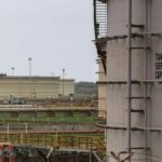 Крупнейший индийский конгломерат прекращает импорт российской нефти