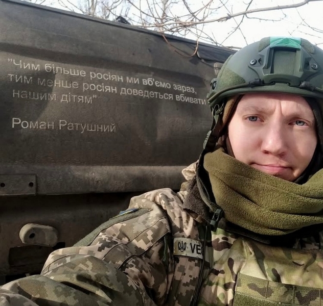 &laquo;Почувала&nbsp;б себе набагато гірше, якби не&nbsp;пішла на&nbsp;фронт&raquo;: режисер та&nbsp;небінарна персона Антоніна Романова про чотири роки служби в&nbsp;армії