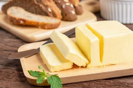 Як&nbsp;обрати справжнє вершкове масло: прості способи перевірки ще&nbsp;в&nbsp;магазині