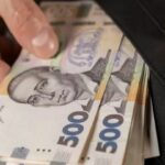 На пенсію у 60 років у 2026-му році: чи можливо це і скільки отримуватимете