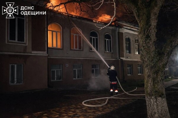 В Одесской области загорелся лицей: огонь охватил большую площадь