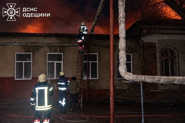 В Одесской области загорелся лицей: огонь охватил большую площадь