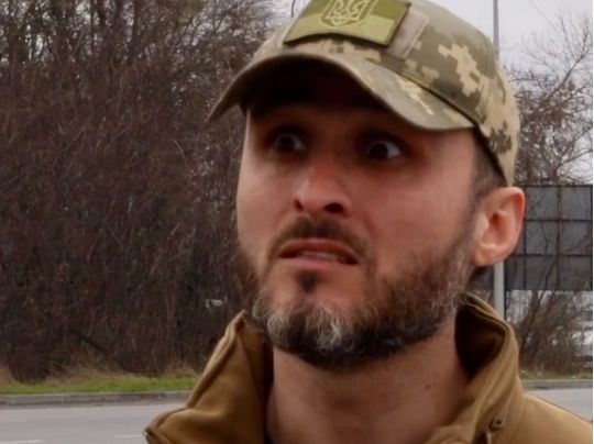 Не&nbsp;втримався: популярний комік вразив запальним танцем у&nbsp;бліндажі