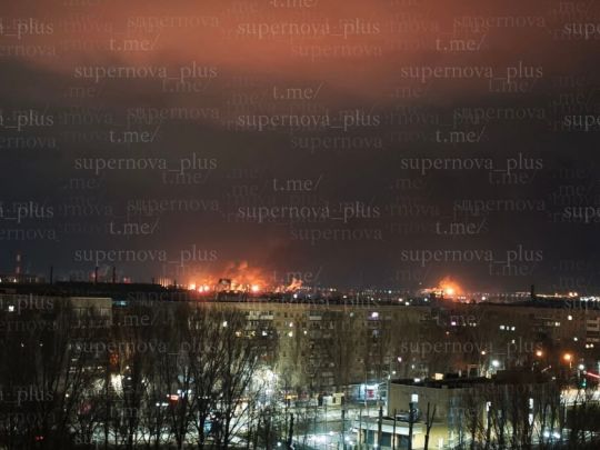 Тольятті атакували невідомі дрони: у&nbsp;місті палають одразу два хімічні заводи (фото, відео)