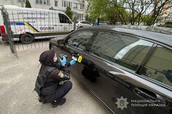 Взрывчатка на дверце: в Одессе хотели взорвать автомобиль предпринимателя
