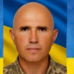«Не плач, я все одно піду захищати країну»: на Хмельниччині попрощалися з воїном, який понад рік тому загинув під Курськом