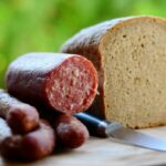 Вже найближчим часом в Україні подорожчають хліб та м’ясні продукти: експерт назвав причину