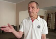 «Наше завдання — померти у вертикальному положенні й без памперса»: 70-річний інструктор ЛФК про боротьбу з поганою генетикою та грижами